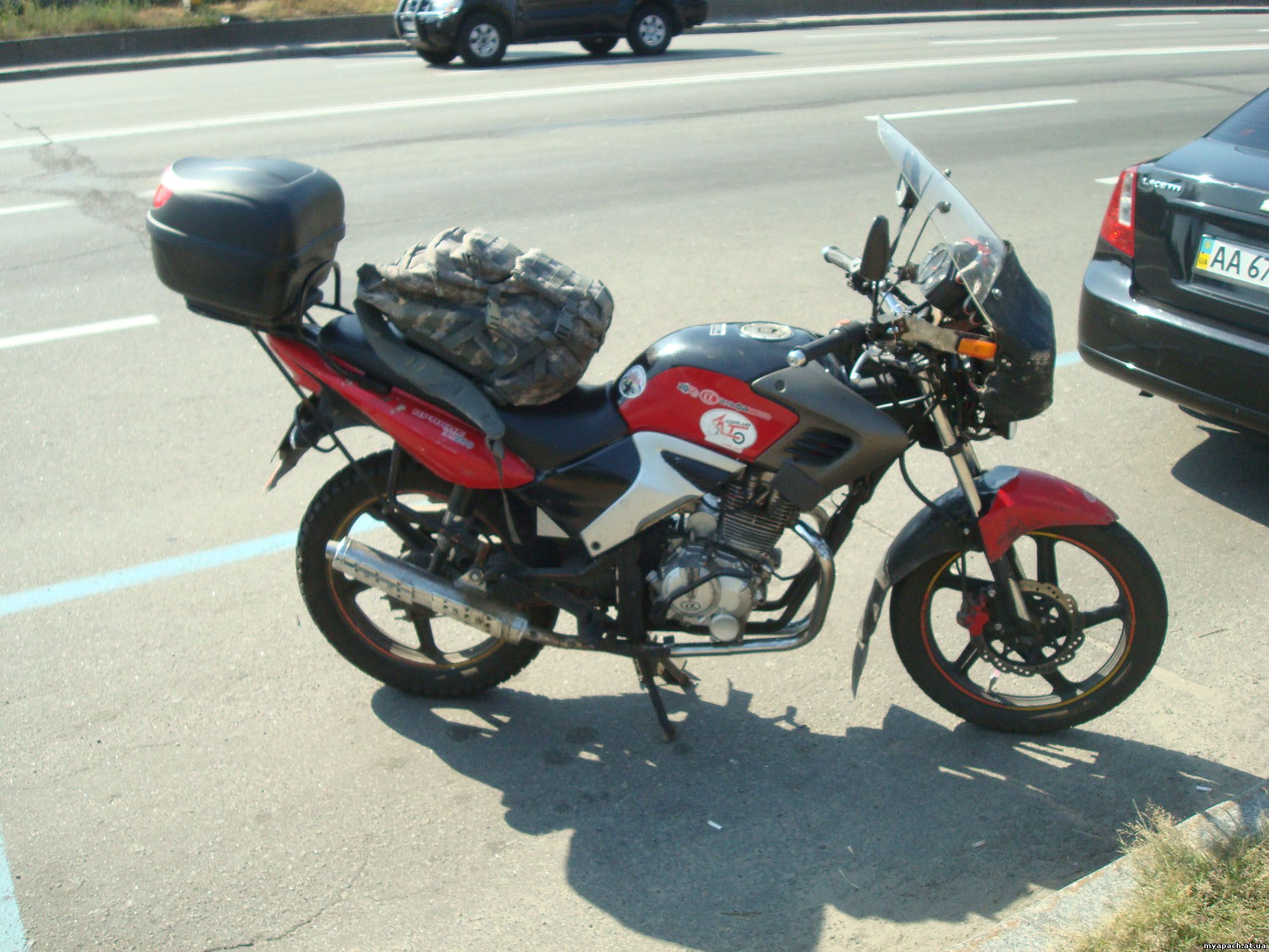Мотоцикл Ліфан YK200 з двигуном та вихлопними трубами від Alfamoto Raptor
