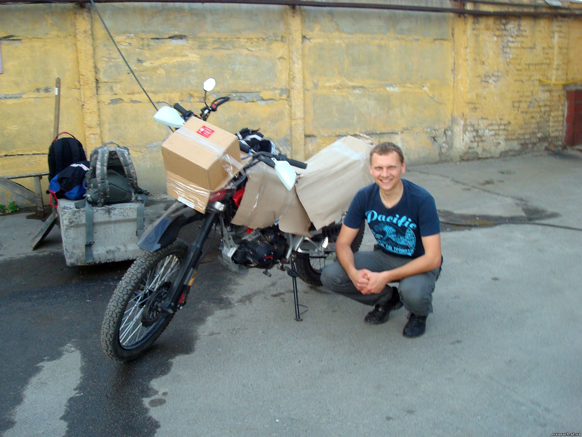 Картоно-тюних мотоцикла Тореро 200 від кастом-майстерні Делівері