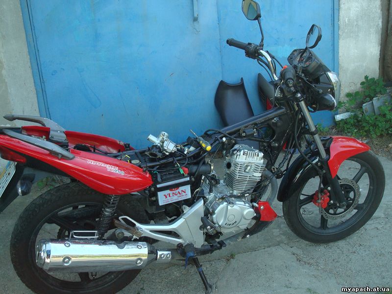 Мотоцикл Альфамото Апачі готовий до регулювання клапанів